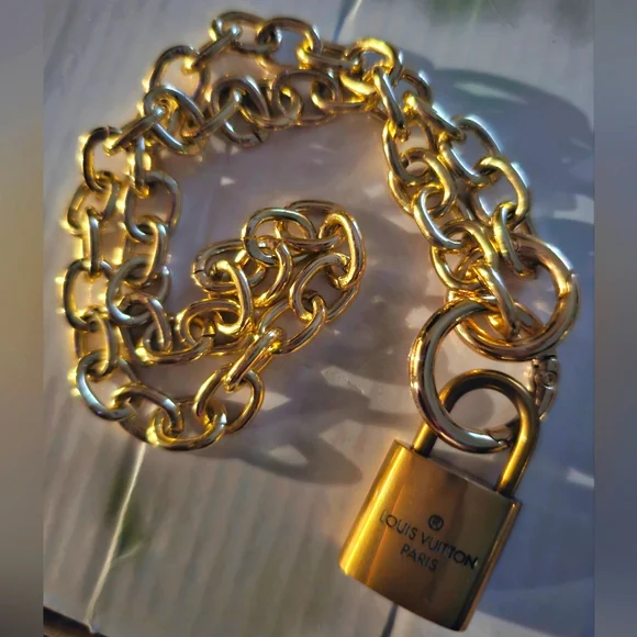Louis Vuitton Lock ๐ Necklace - Picture 1 of 9